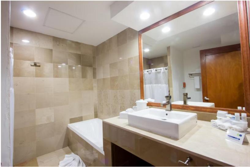 Holiday Inn Express Nuevo Laredo By Ihg Luaran gambar